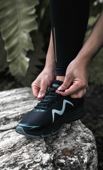 παπούτσια για τρέξιμο MBT Κολοράντο x μαύρος άνδρες VZF0HN3