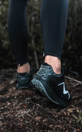 παπούτσια για τρέξιμο MBT Κολοράντο x μαύρος άνδρες VZF0HN3